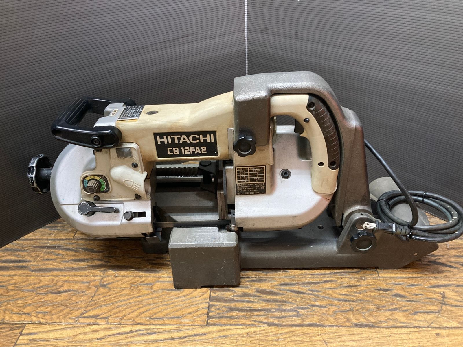 【ジャンク品】【0902】★HiKOKI(日立工機) 100v 120㎜ロータリバンドソー CB12FA2　ITVV82086SX0 12,876円