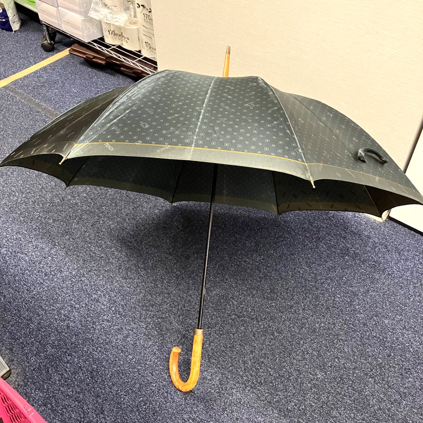 HDN635【お買い得】FENDI ズッカ柄 傘 ムーンバット社製 - メルカリ