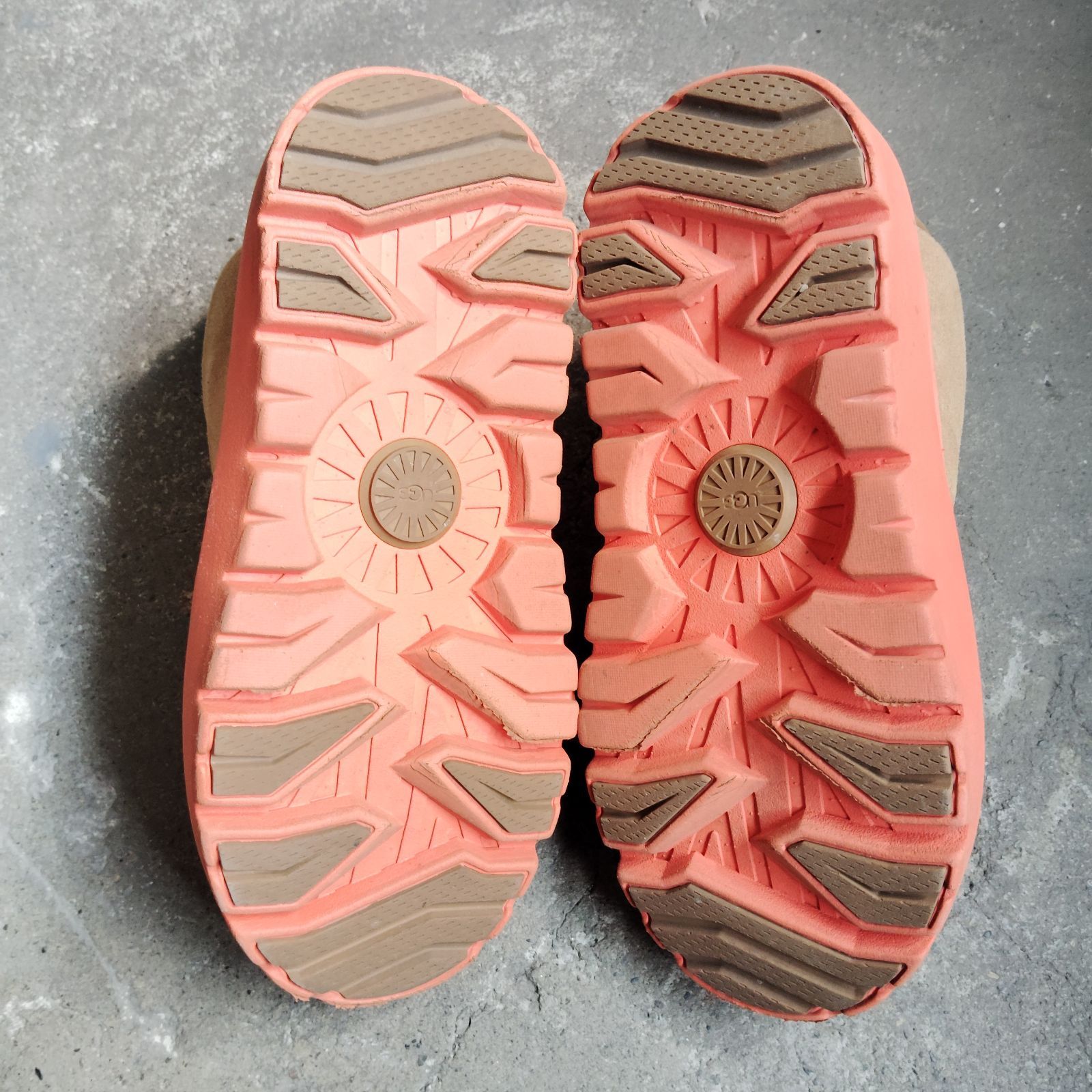 UGG Neumel Weather Hybrid 23cm アグ ニューメルウェザーハイブリッド