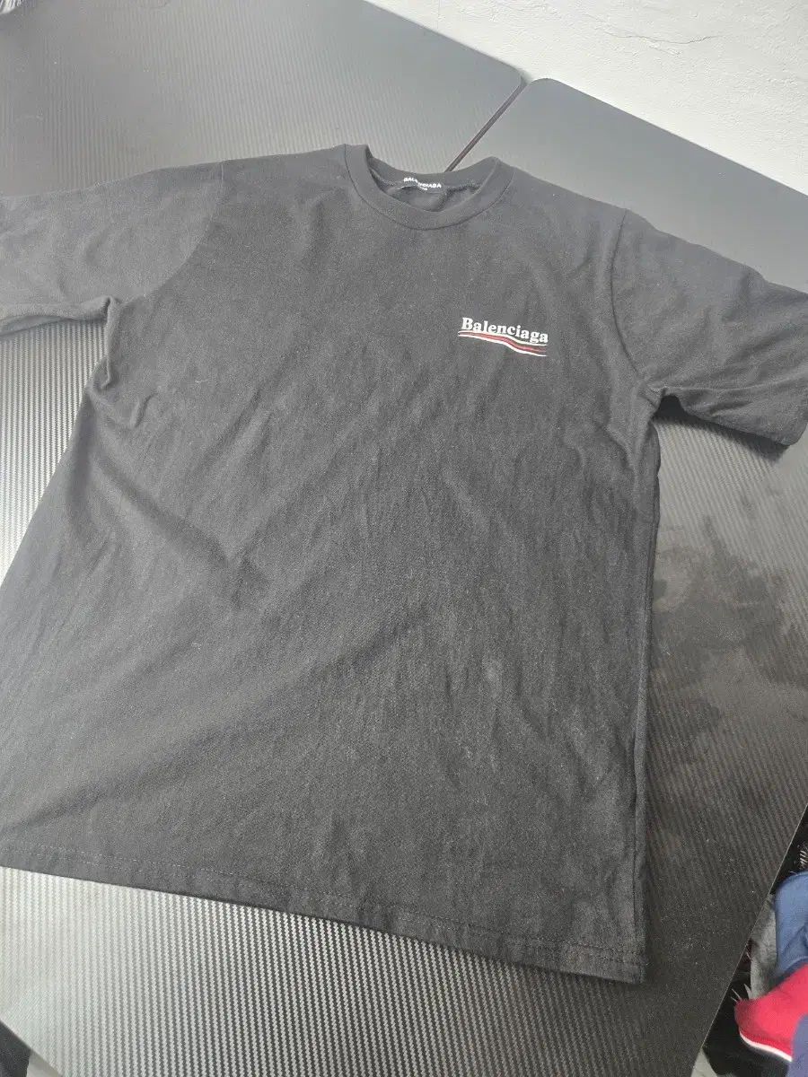 バレンシアガ ロゴ 半袖Tシャツ ブラック
