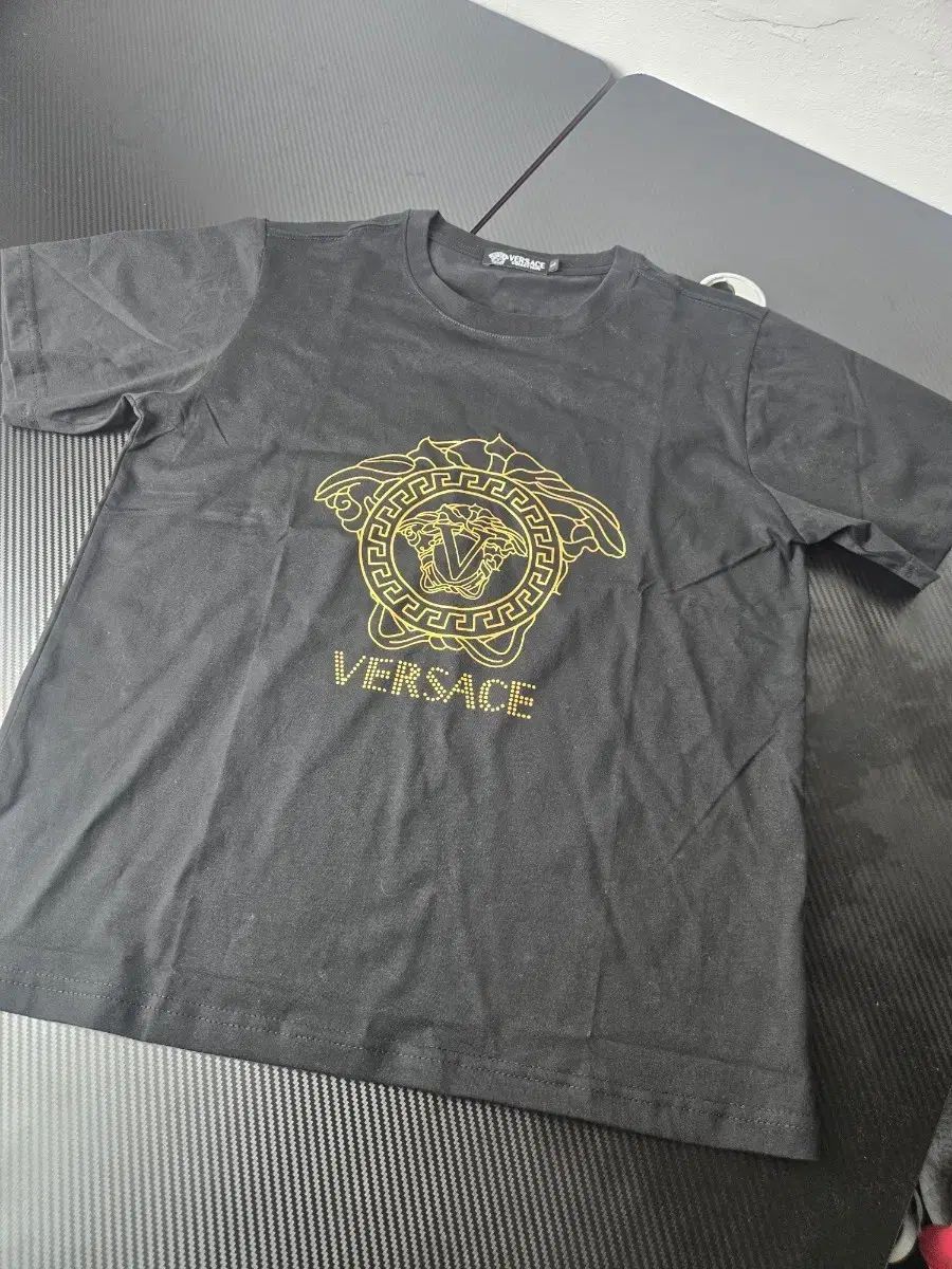 ヴェルサーチェ メドゥーサ 半袖 Tシャツ ブラック