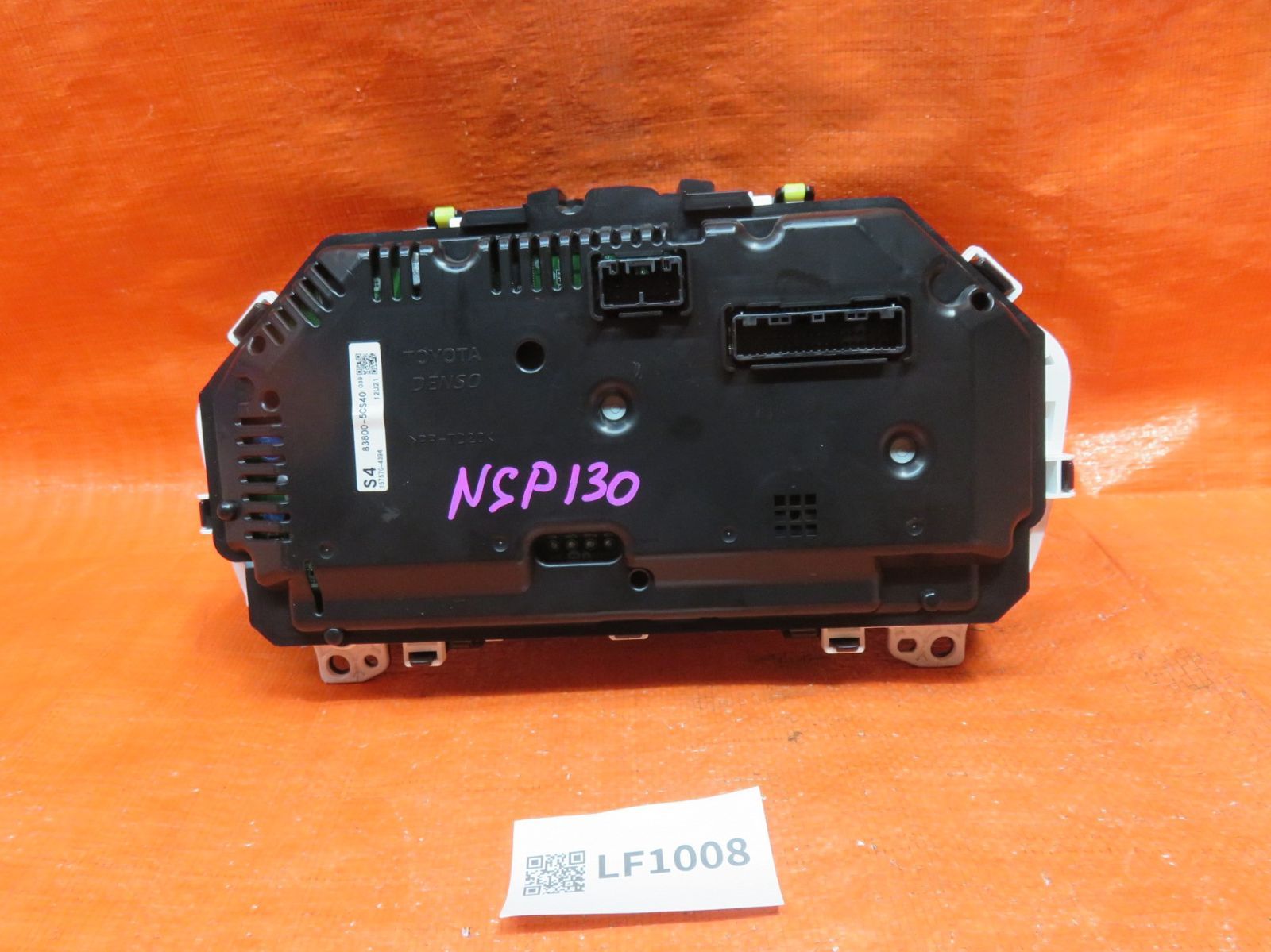 LF1008* 動作OK トヨタ ヴィッツ NSP130/前期 スピードメーター タコ