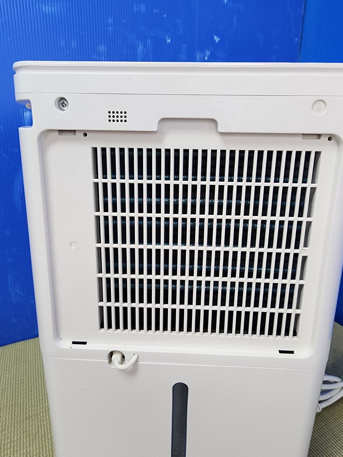 i346☆タンスのゲン 2024年製 コンプレッサー式除湿器 JO05 動作品