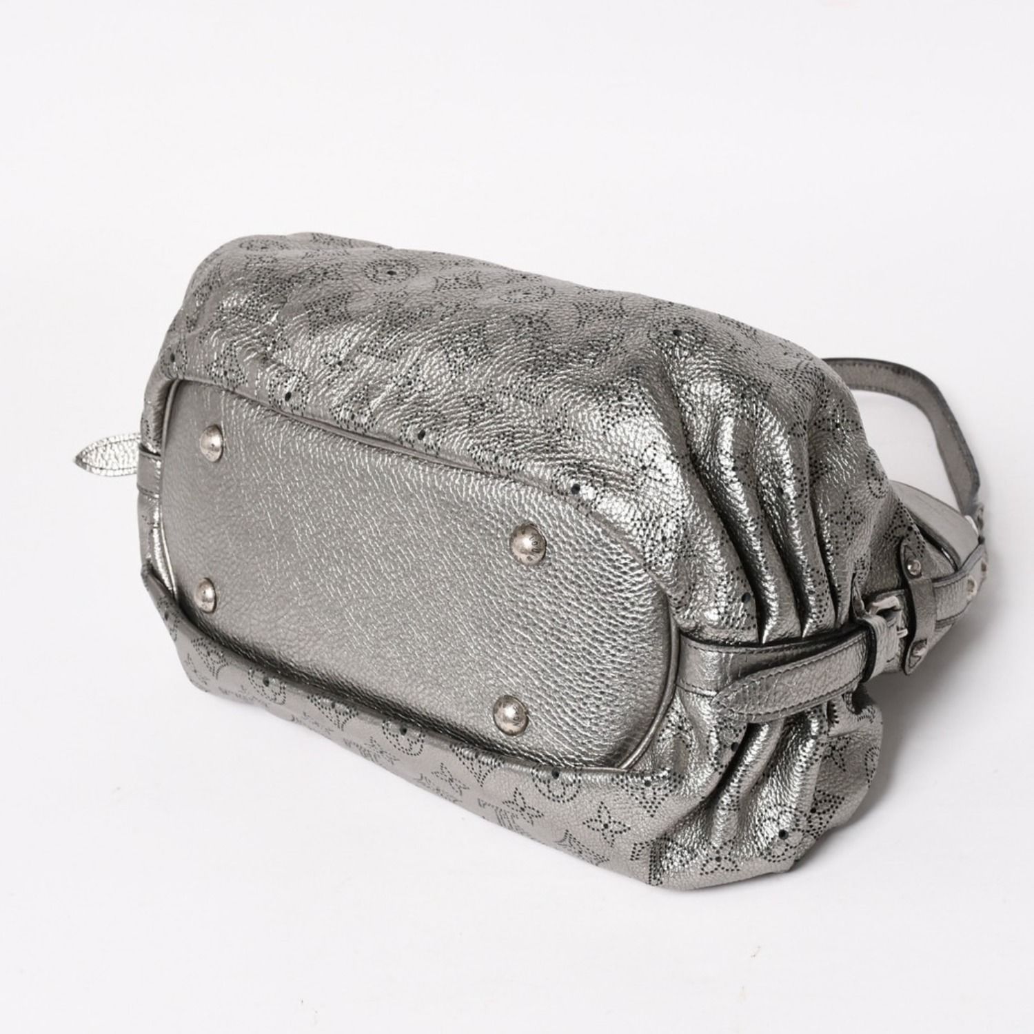 極美品 LOUIS VUITTON ルイヴィトン マヒナ XS ショルダーバッグ