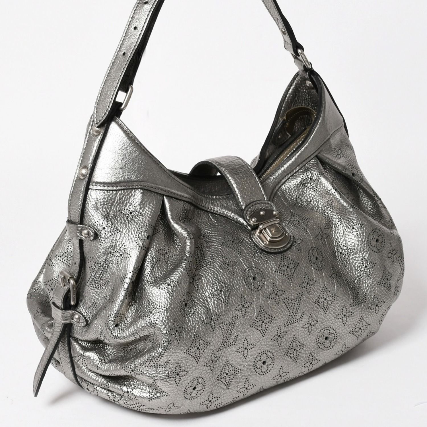 極美品 LOUIS VUITTON ルイヴィトン マヒナ XS ショルダーバッグ