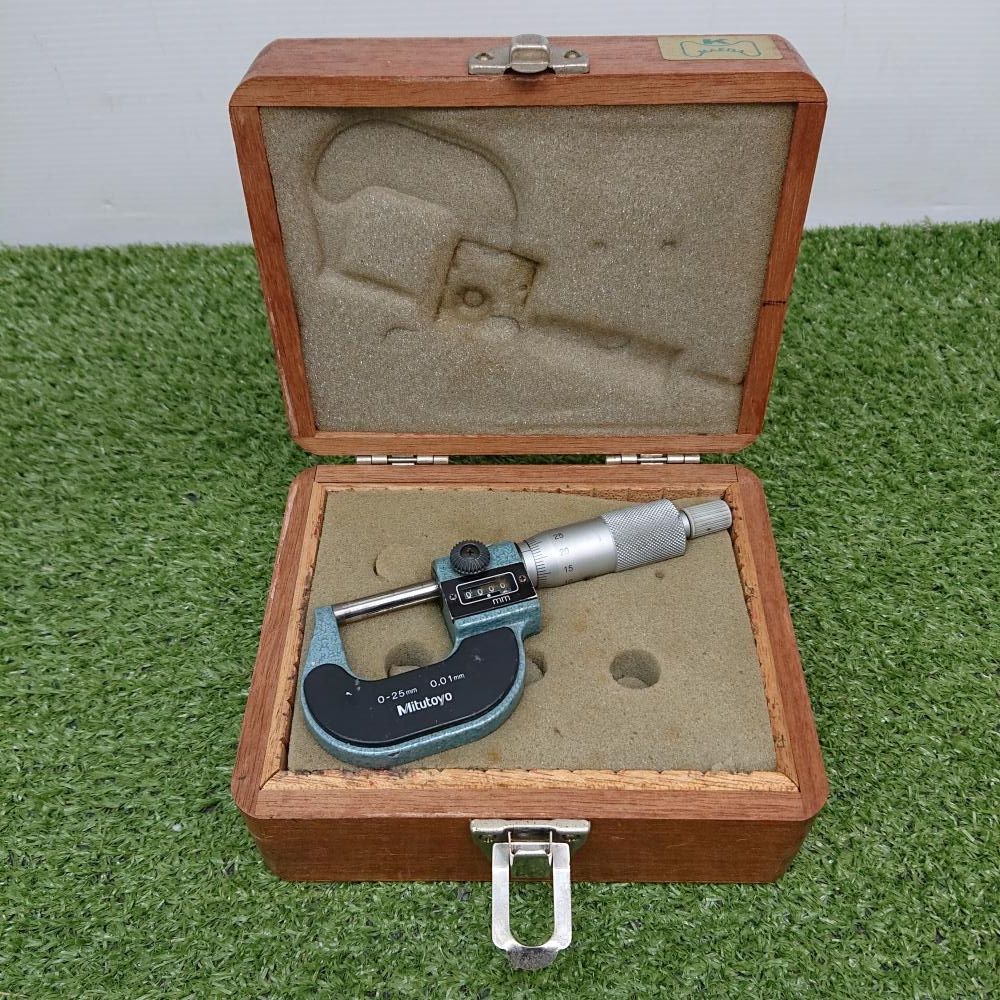 【中古品】 ミツトヨ 193-101 (M810-25) カウント外側マイクロメーター ケース付 未校正 [1979]