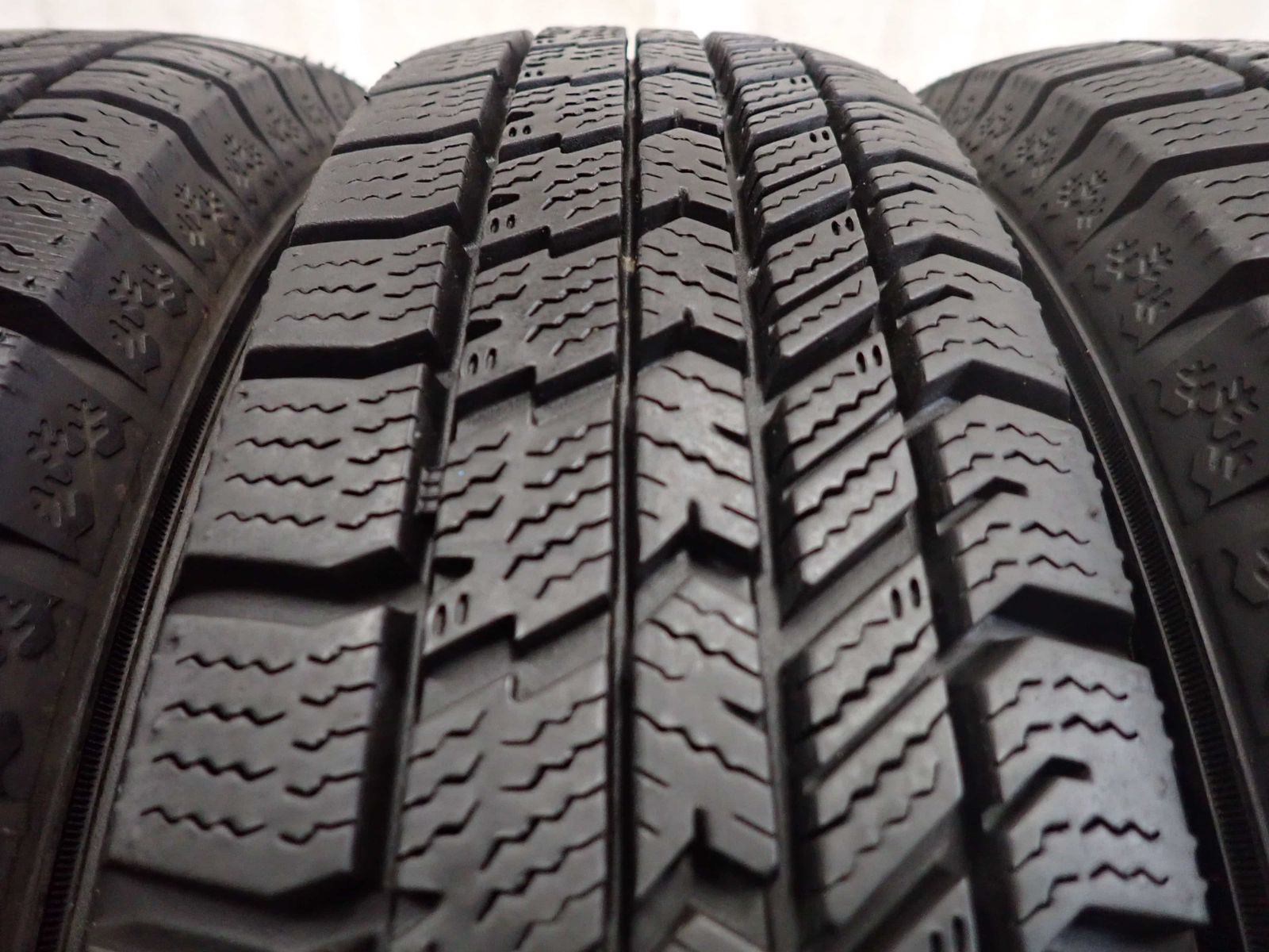 冬4本SET 会社宛送料無料 145/80R13 75Q グッドイヤー アイスナビ 8