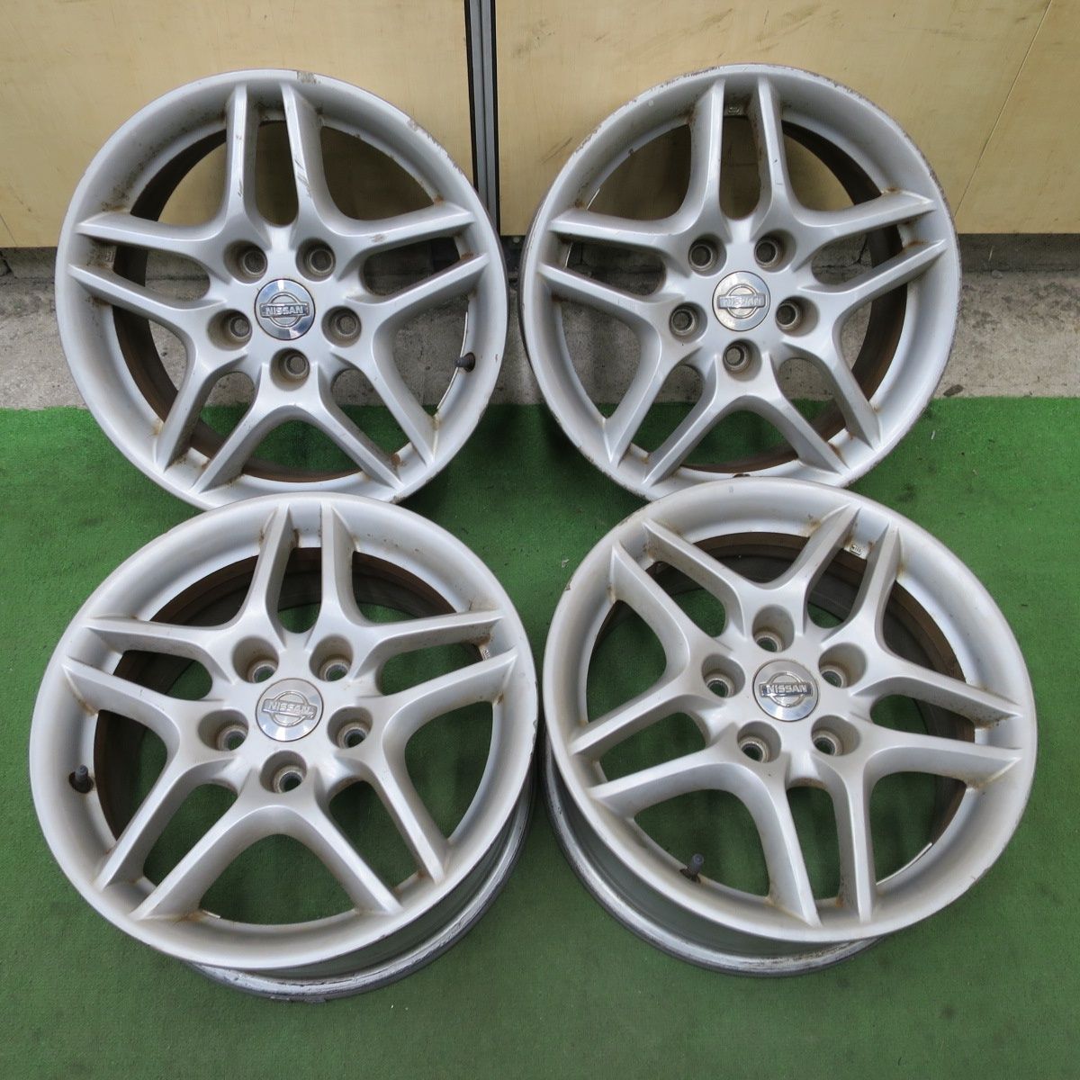 （M224） 日産R34型スカイライン C34ステージア等純正ホイールタイヤ４本 送料無料] 4本価格☆日産 R34 スカイライン ステージア 等 純正