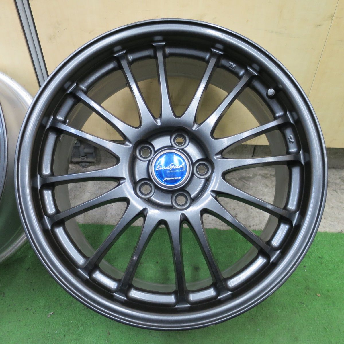 送料無料] キレイ☆EuroSpeed PREMIUM LIGHT MANARAY SPORT 17インチ