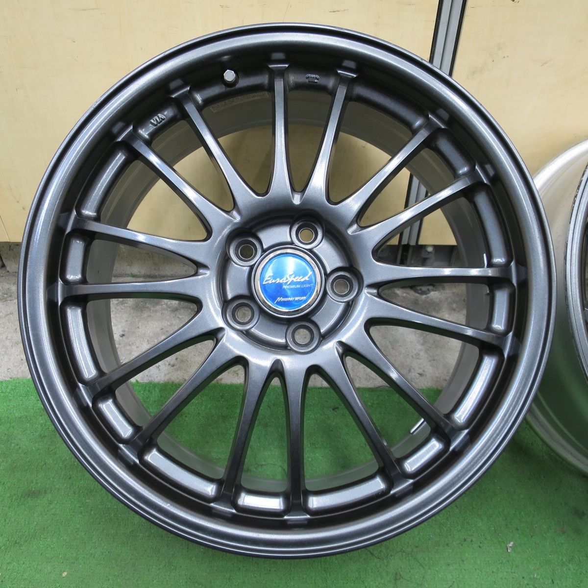 送料無料] キレイ☆EuroSpeed PREMIUM LIGHT MANARAY SPORT 17インチ 