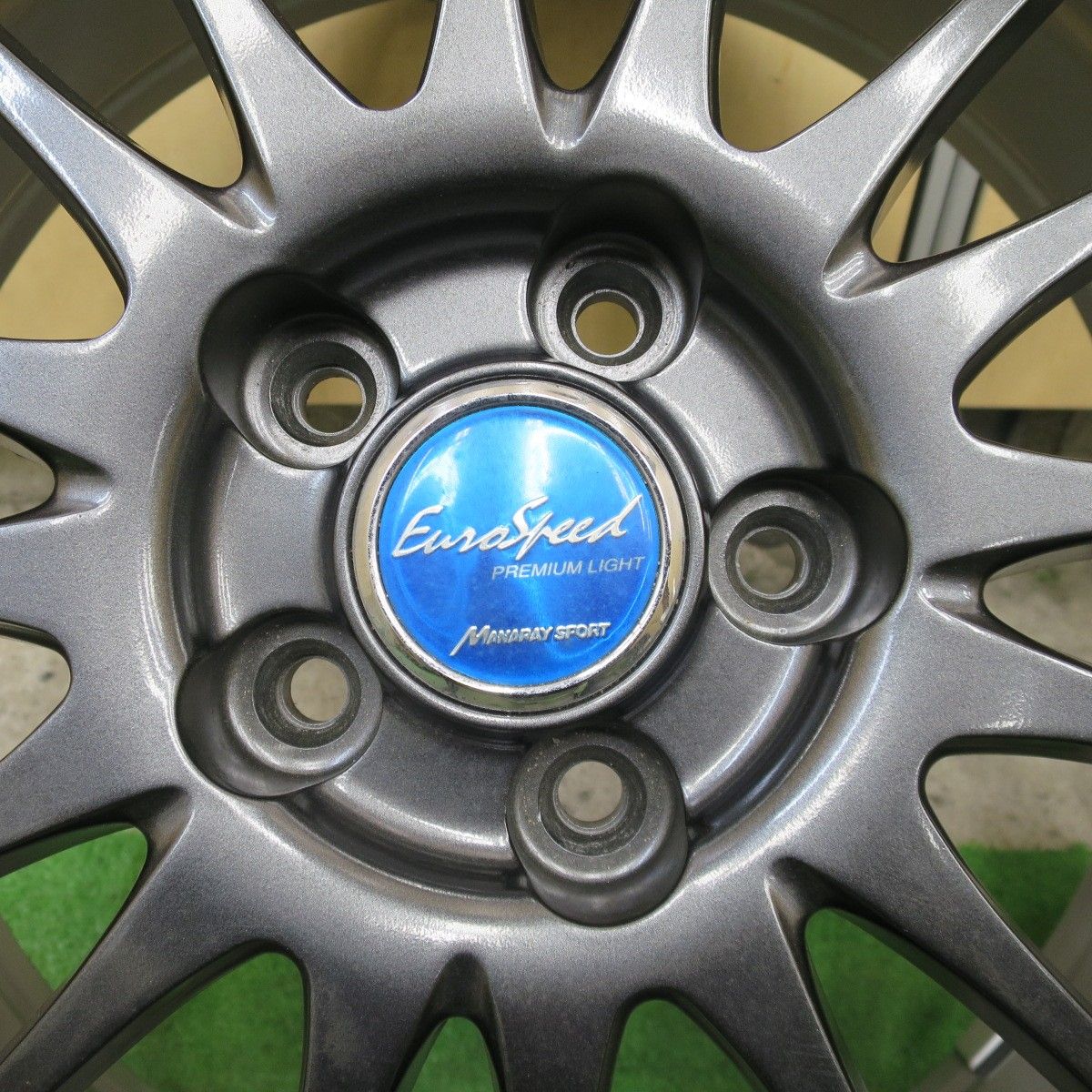 送料無料] キレイ☆EuroSpeed PREMIUM LIGHT MANARAY SPORT 17インチ 