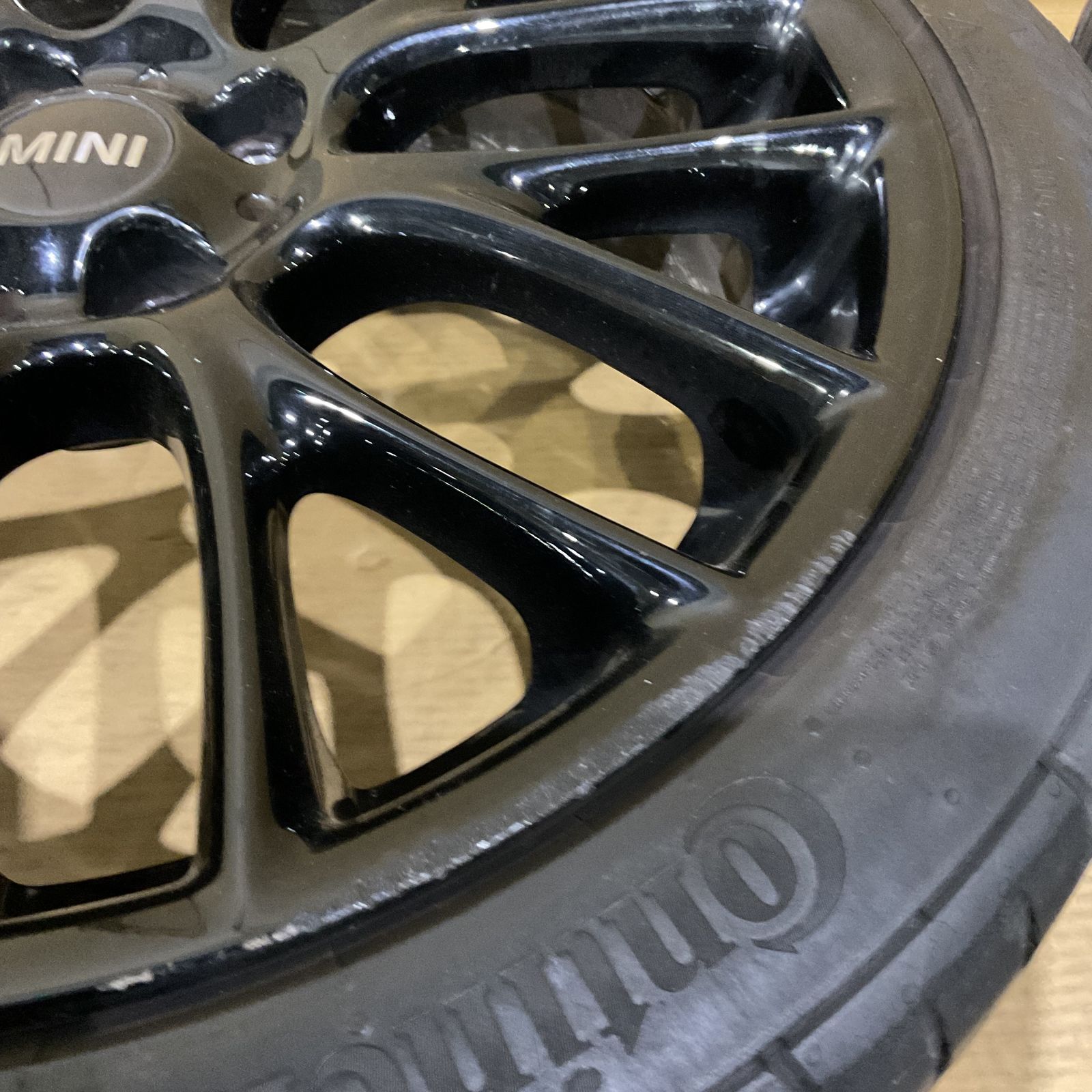 4穴 PCD100 17インチ7J+48 MINI純正アルミ+コンチネンタル 205/45R17 