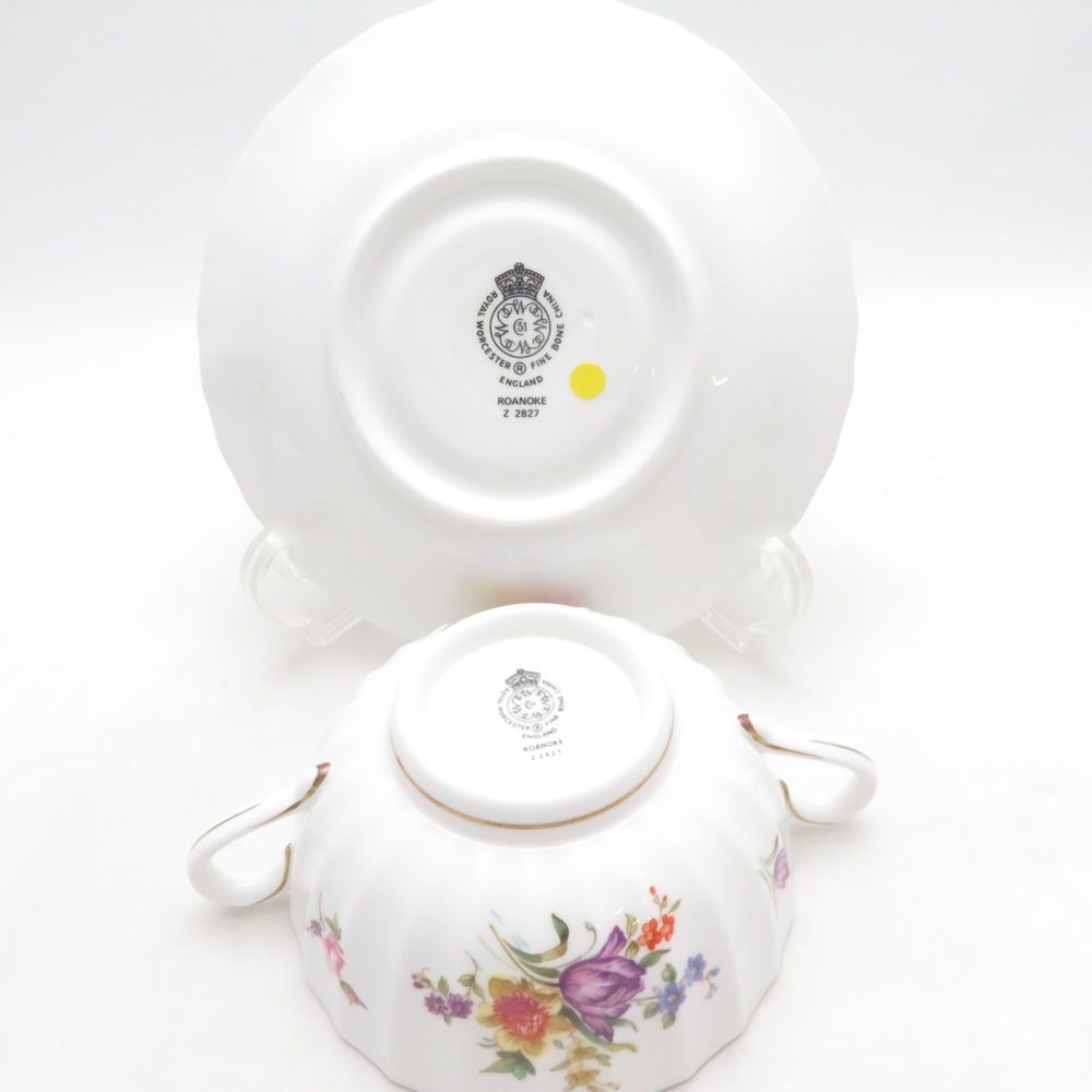 ロイヤルウースター　スープカップ　★未使用に近いです　★ソーサー２点おまけです ROYAL WORCESTER ロイヤルウースター ロアノーク スープカップ