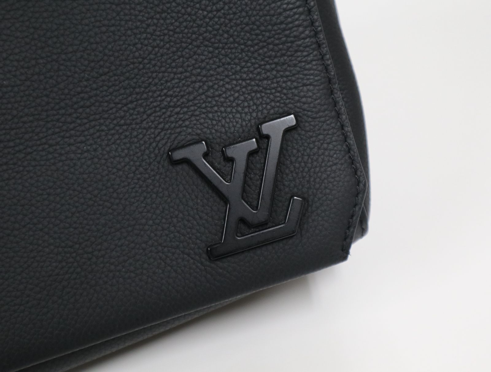 ルイヴィトン LOUIS VUITTON ショルダーバッグ LVアエログラム