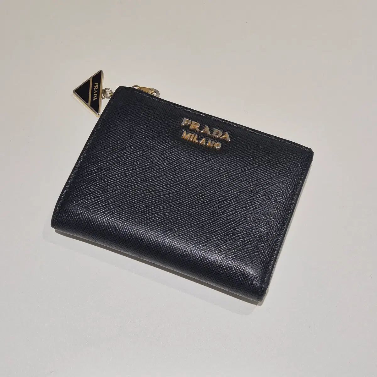 PRADA プラダ サフィアーノ 二つ折り財布 ブラック