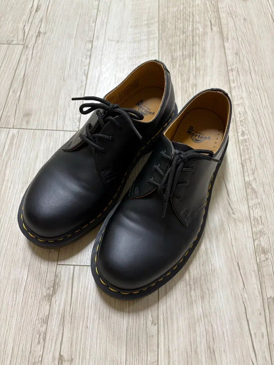 DR. MARTENS 1461 3ホール スムース 260