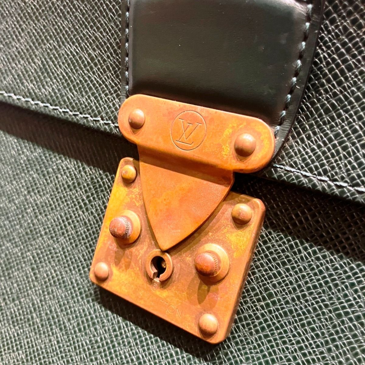 ルイ・ヴィトン LOUIS VUITTON セルヴィエットクラド タイガ ビジネス
