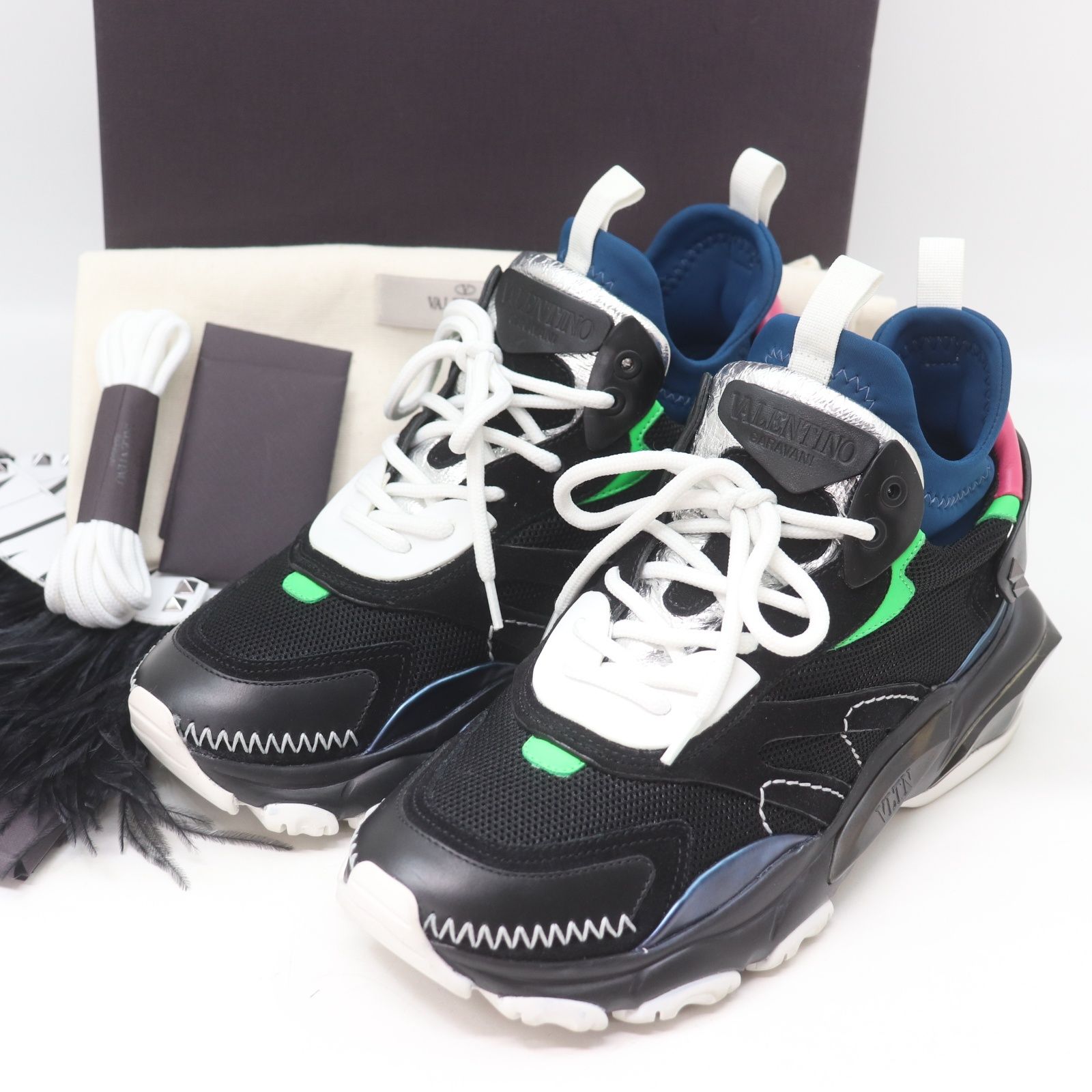 IT2RGEMXRN7D 美品 Valentino Garavani ヴァレンティノガラヴァーニ