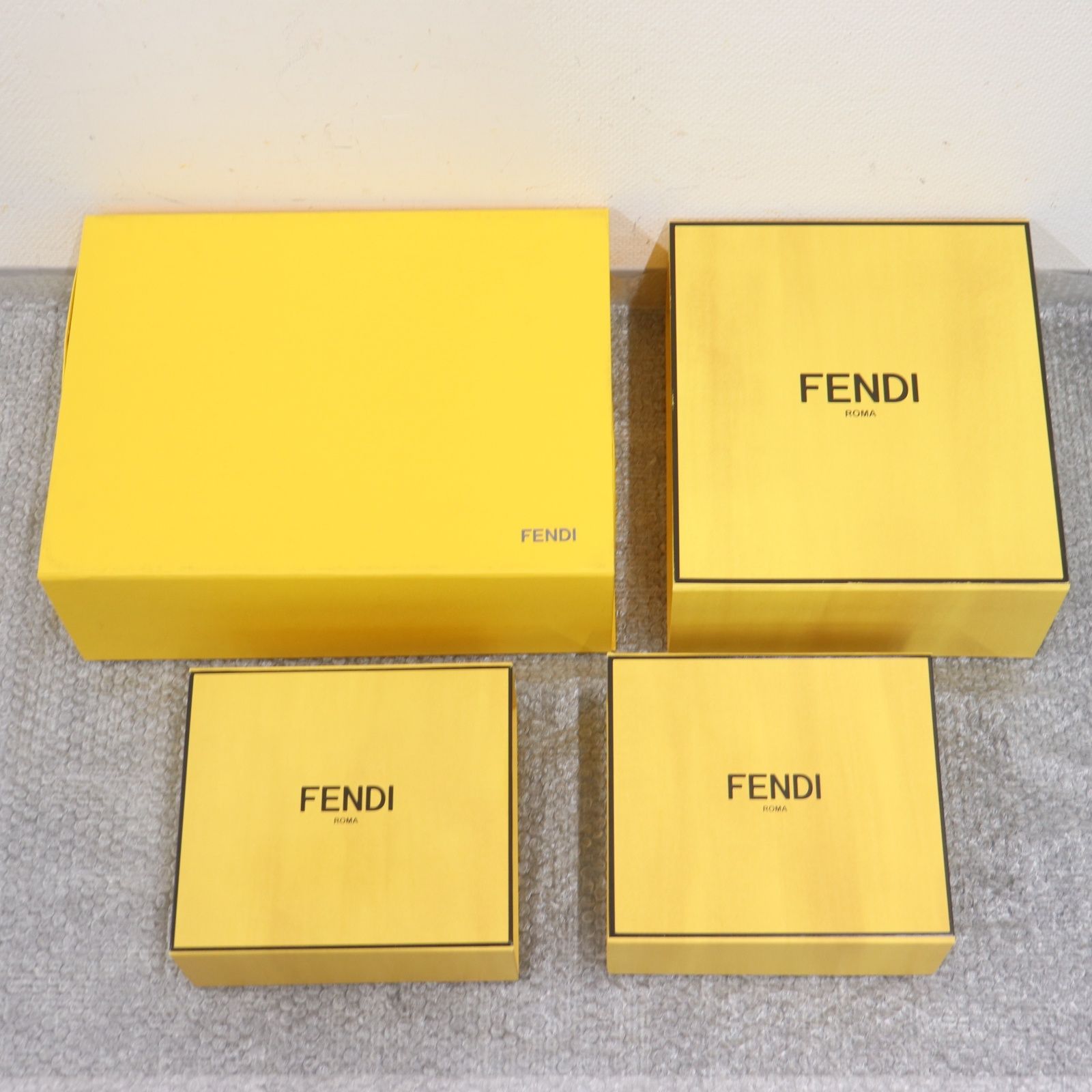FENDI ラッパー　箱あり IT6YZQYJ4IZW FENDI フェンディ BOX 空き箱 箱 ショッパー 袋 純正