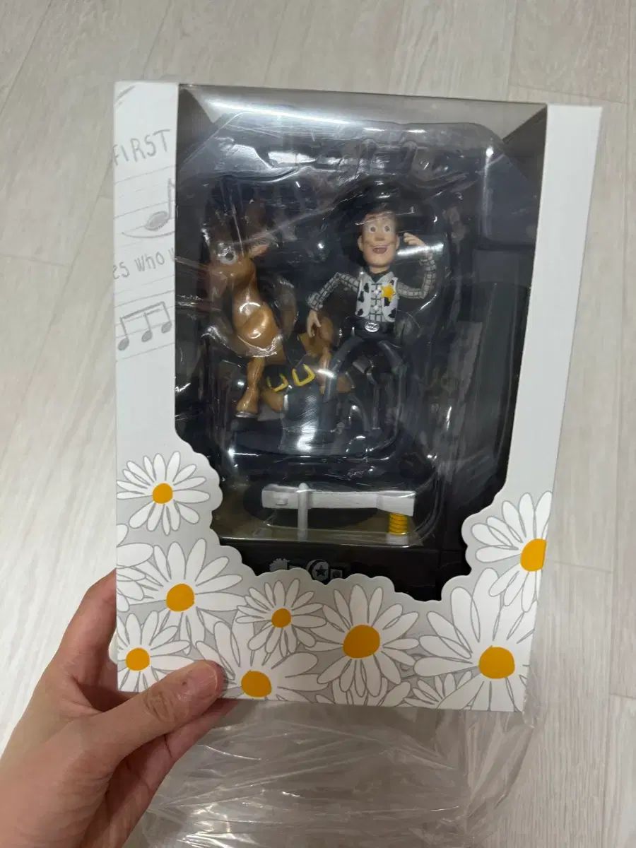 PEACEMINUSONE x トイ・ストーリー ザ・ファースト・ファン・ジオラマ・フィギュア・レコード・プレイ