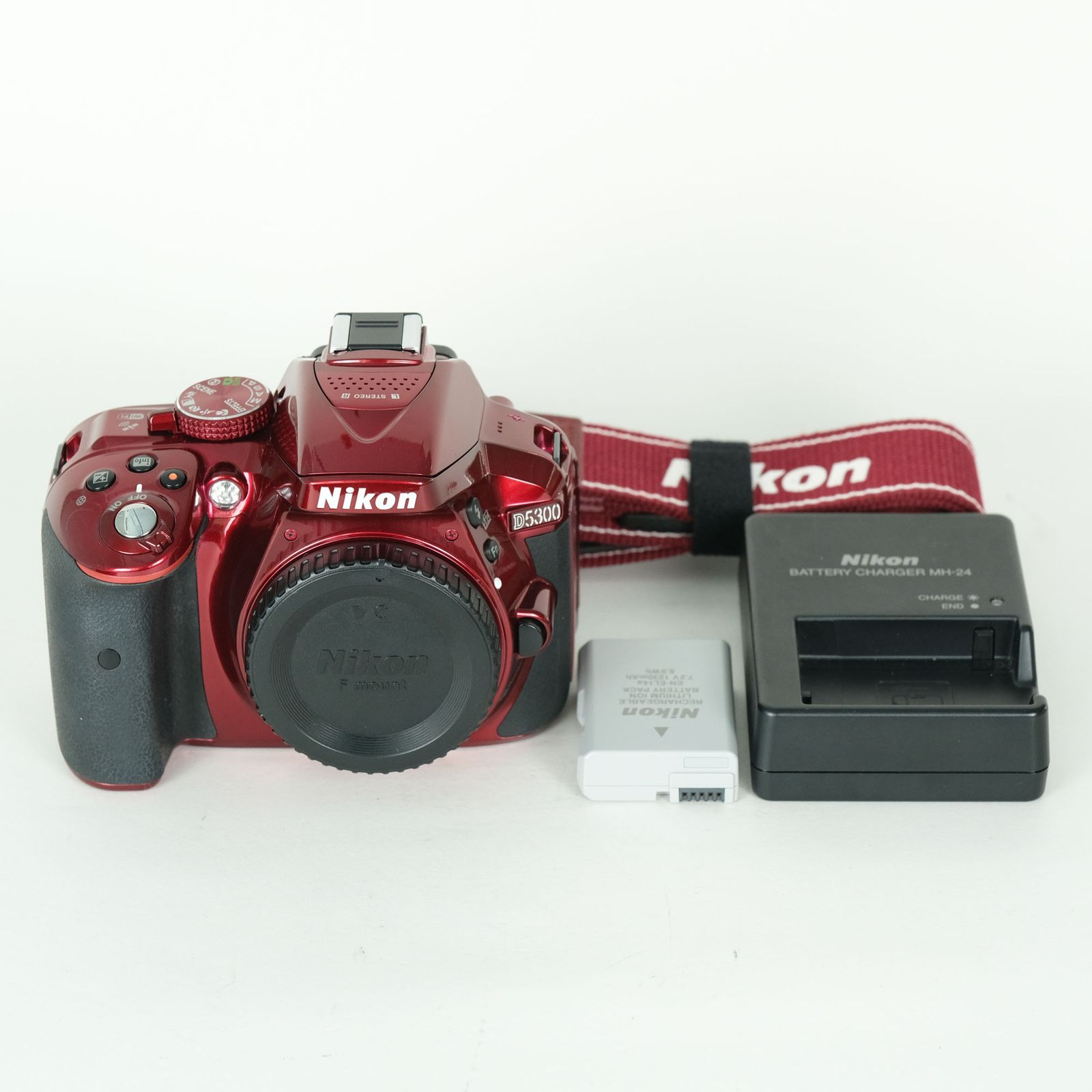 [良品 | シャッター数124,880回] Nikon D5300 ボディ レッド | ニコンFマウント