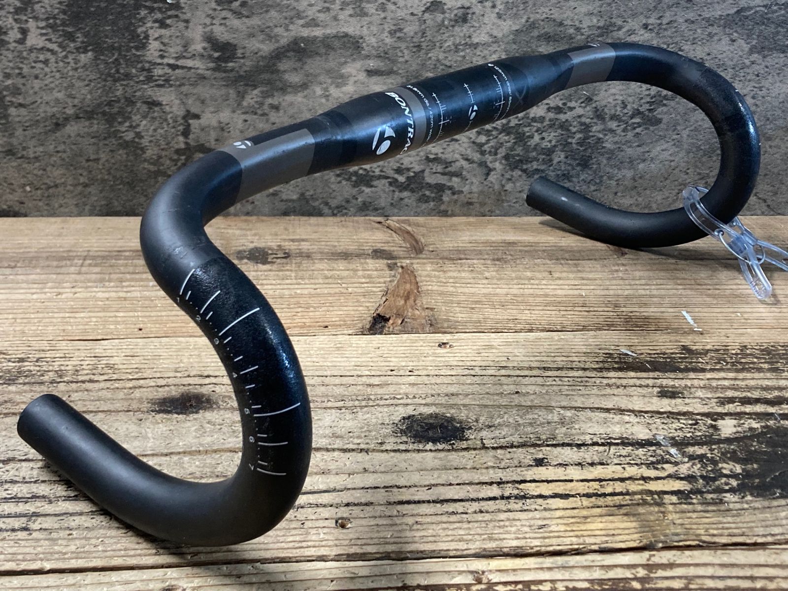 KE071 ボントレガー BONTRAGER XXX VR-C カーボン ドロップハンドル ブラケットC-C420mm Φ31.8