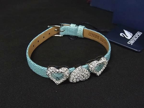 ■新品同様■ SWAROVSKI スワロフスキー 677680 リザード型押しレザー ハート ブレスレット アクセサリー ライトブルー系 BR3971