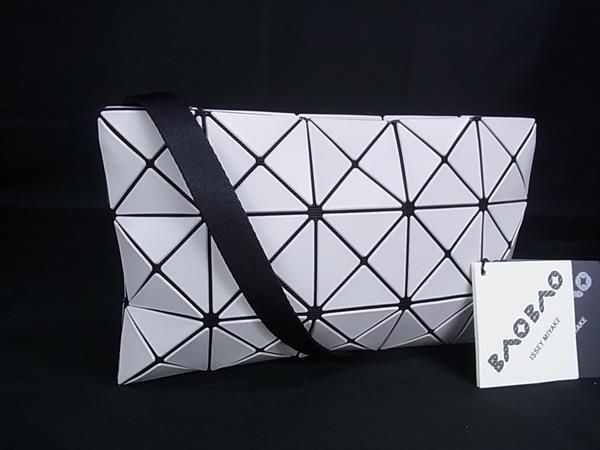 ■新品同様■ BAO BAO ISSEY MIYAKE バオバオイッセイミヤケ ルーセント マット PVC ショルダーバッグ オフホワイト系 FZ3732 25,583円