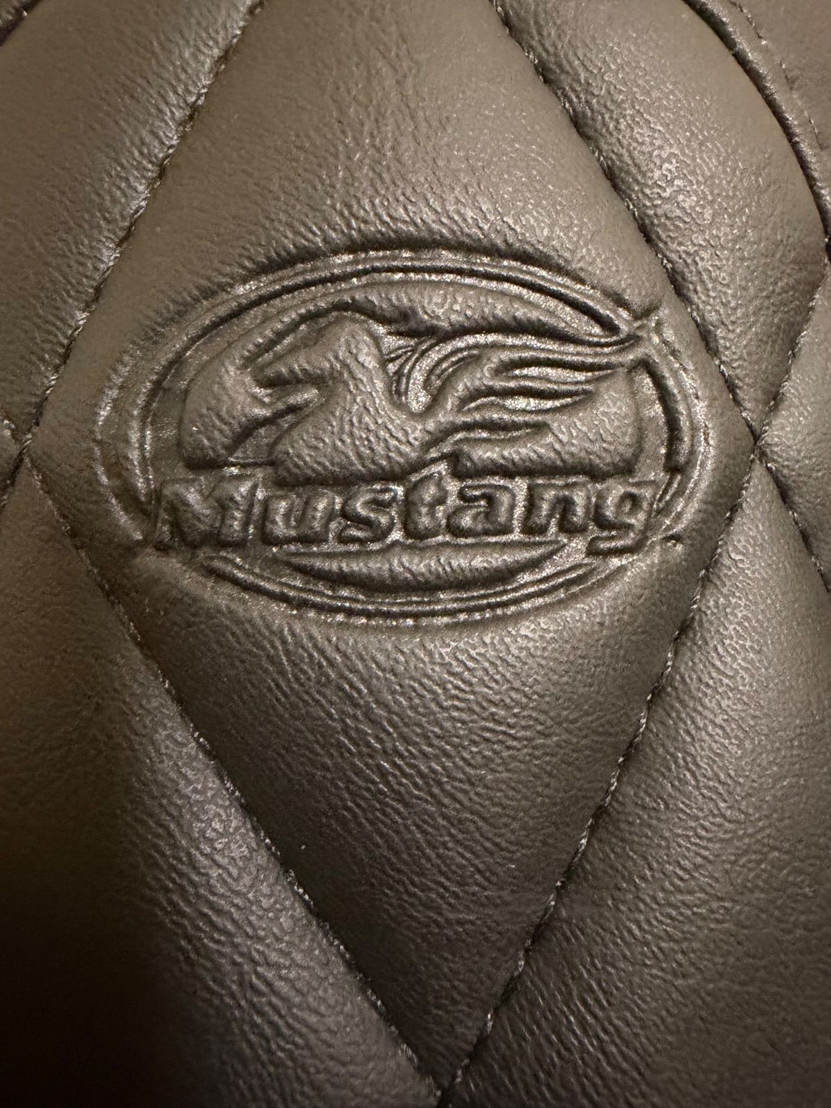 美品 MUSTANG マスタング シート ソロシート Harley-Davidson ハーレー
