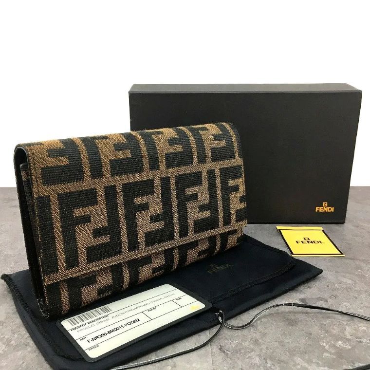 極美品 FENDI 三つ折り財布 8M0011 ズッカ FF柄 ブラウン 箱付き 573