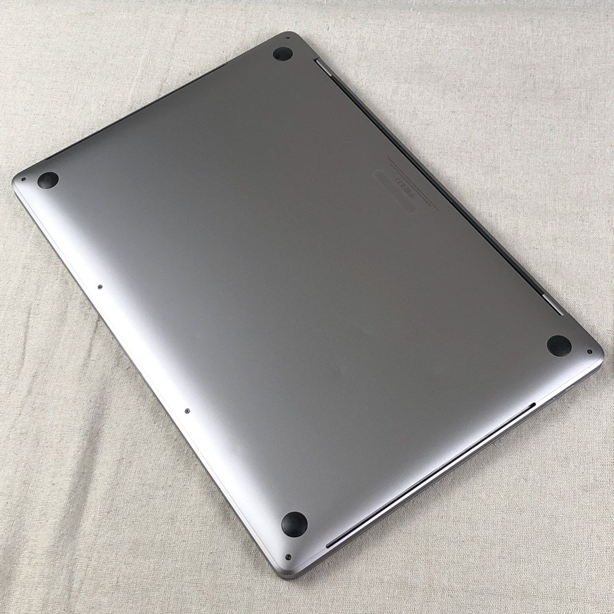 ジャンク品・本体のみApple MacBook Pro (16インチ 2019)【Radeon Pro