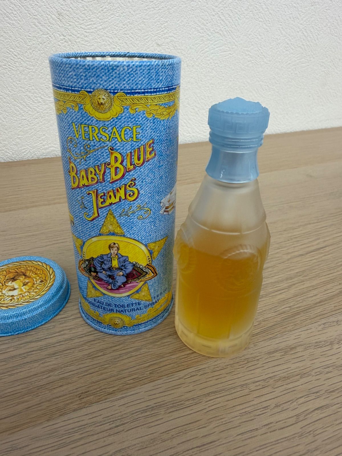 × VERSACE BABY BLUE JEANS オードトワレ 50ml 【美容品】 【1.5】 11,100円