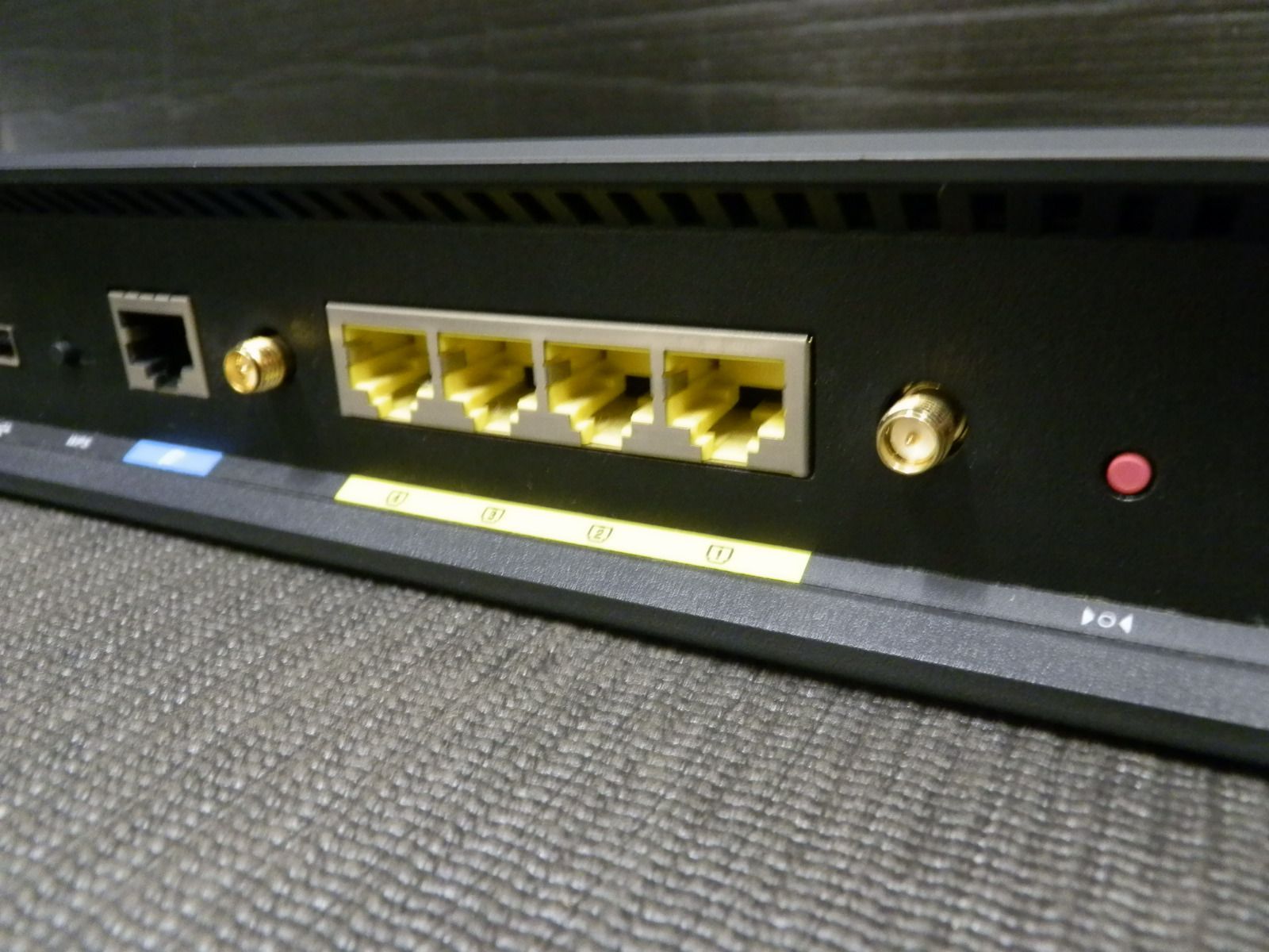 中古美品 ASUS RT-AC87U 無線LANルーター - メルカリ