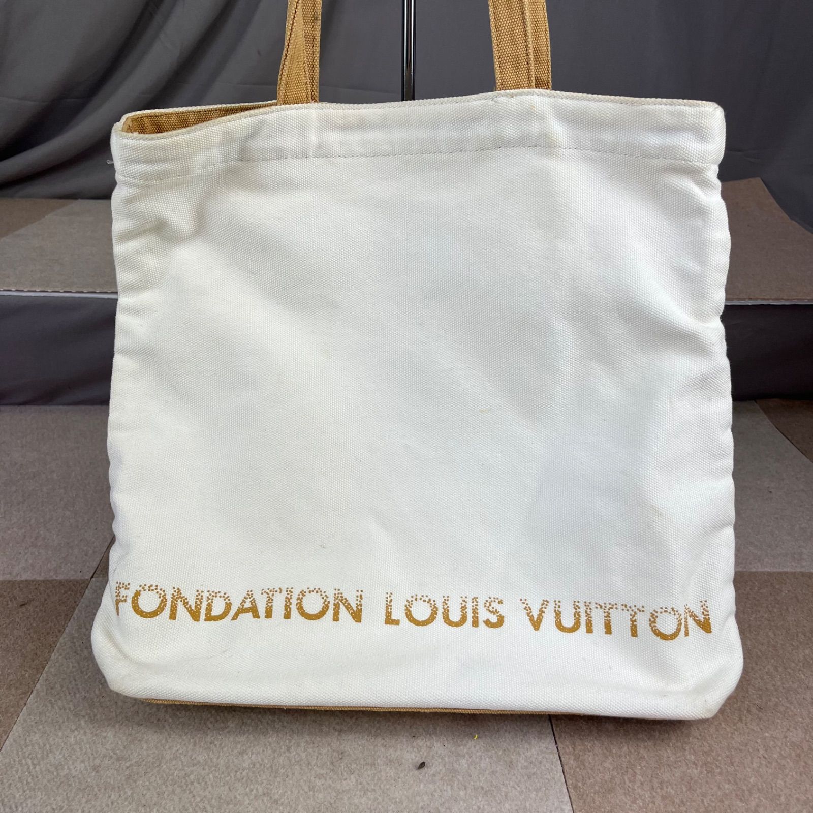 A FONDATION LOUIS VUITTON ファンダシオン ルイ・ヴィトン トート