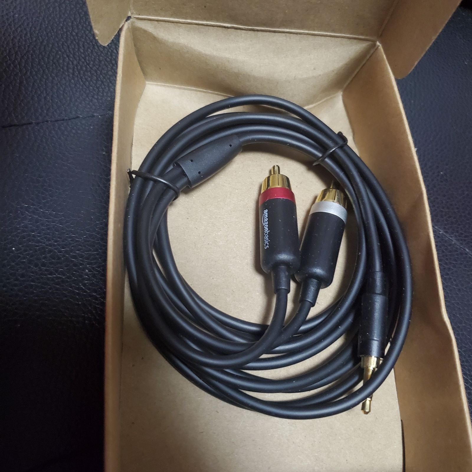 Amazonベーシック RCAアダプターオーディオケーブル 2.4m - メルカリ
