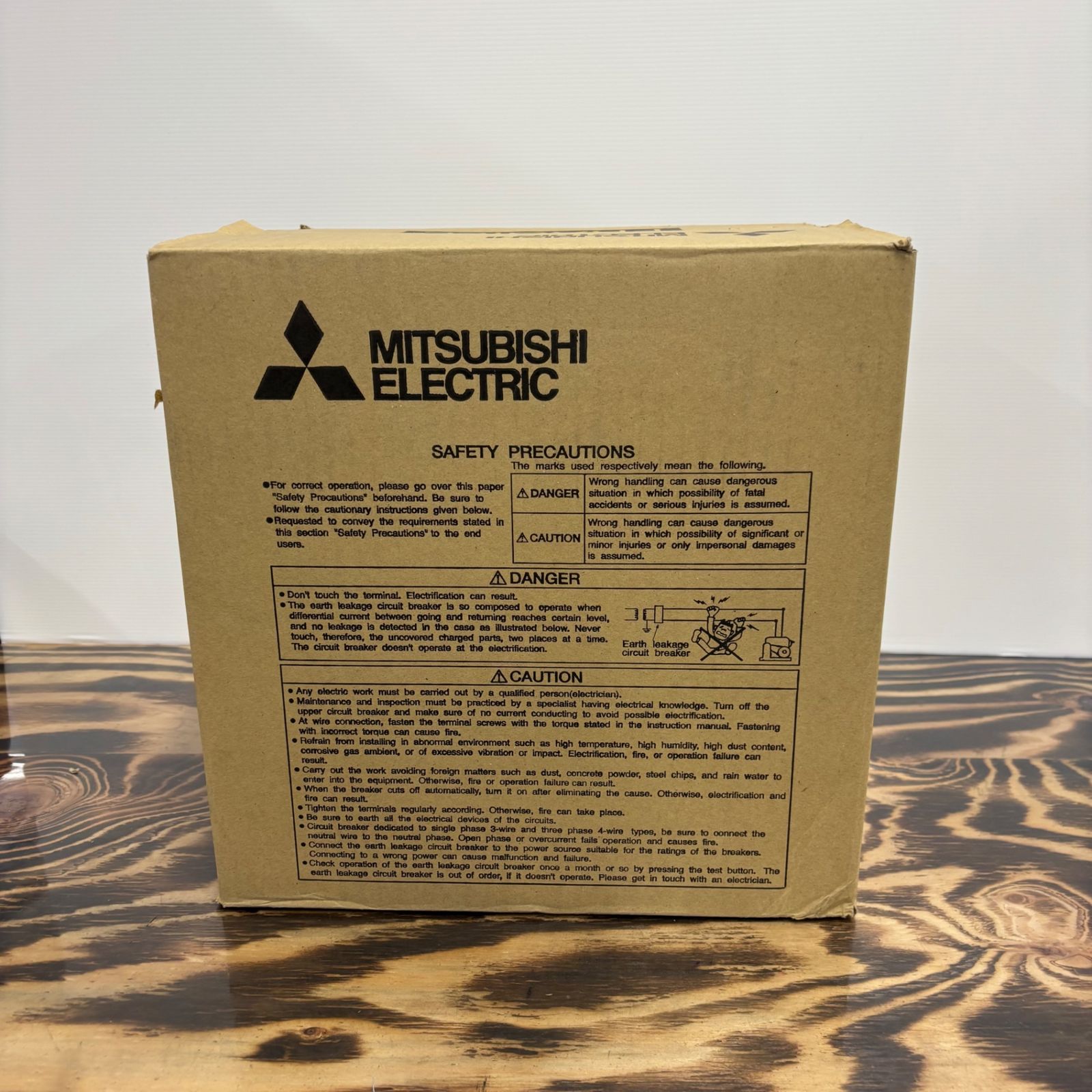 【未使用】三菱電機 ノーヒューズブレーカー NF400-SW 3P 300A【電材館越谷店】 23,288円