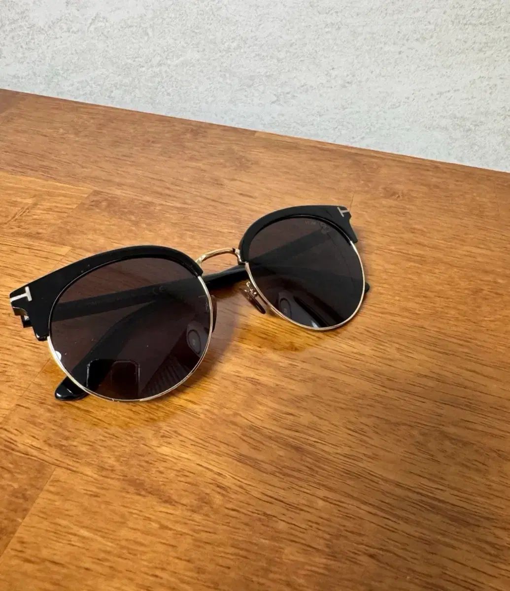 トムフォード TOM FORD サングラス ブラック 黒縁 ブローフレーム ゴールド