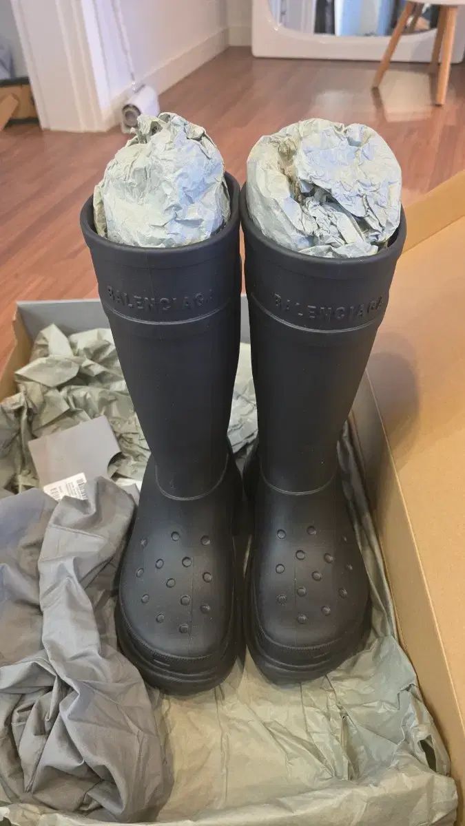 バレンシアガ クロックス レインブーツ ブラック 41サイズ 55,182円