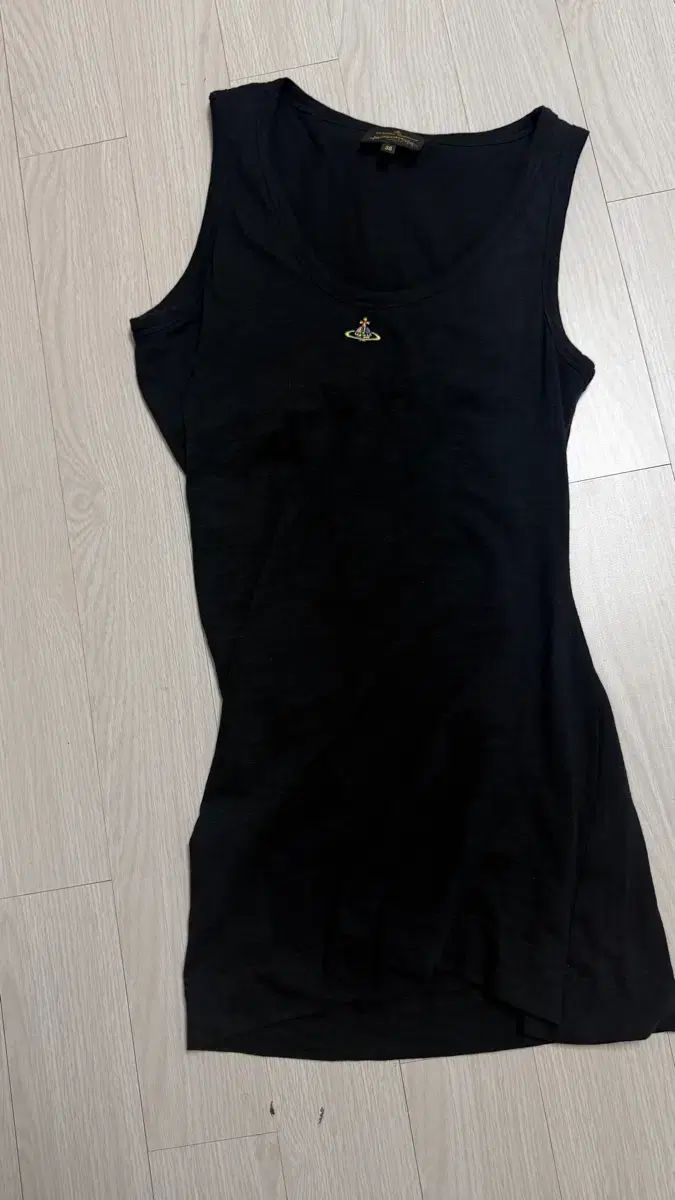 VIVIENNE WESTWOOD ノースリーブ ブラック