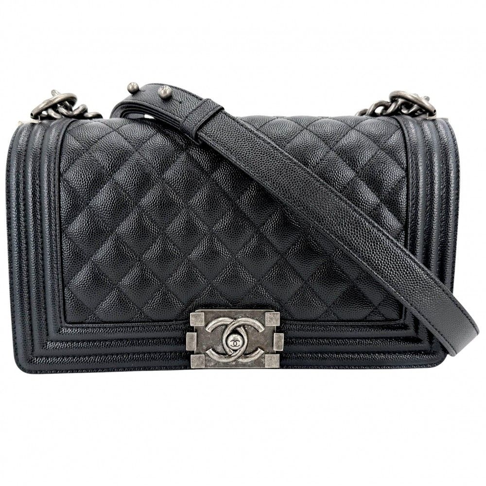 シャネル ショルダーバッグ レディース マトラッセ ボーイシャネル ココマーク 肩掛け 斜め掛け BOY CHANEL CHANEL キャビアスキン ブラック 黒 マットシルバー金具【中古品】 400,500円