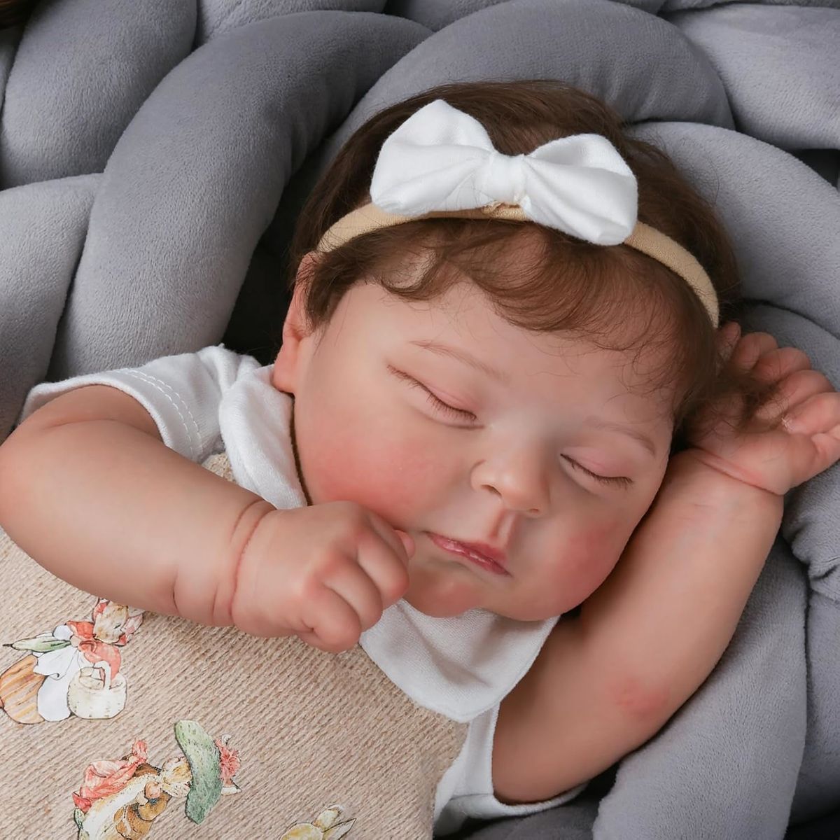 リアルな新生児】55.88cm 眠る女の子 リボーン ドール 柔らかい布製