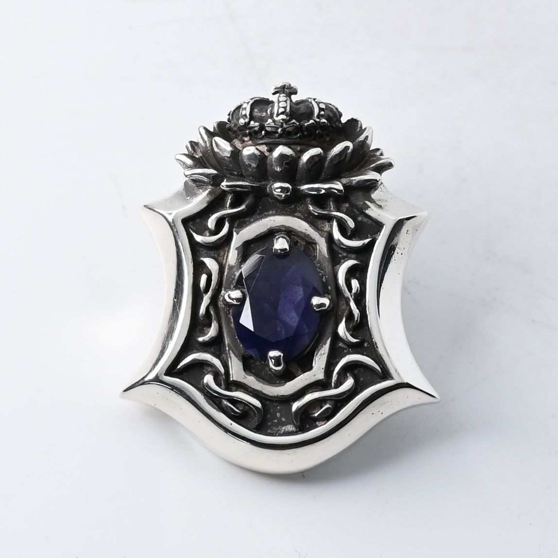 【研磨済】 JUSTIN DAVIS SHANGRILA ペンダント IOLITE ジャスティンデイビス 王冠 唐草 アイオライト シルバー925