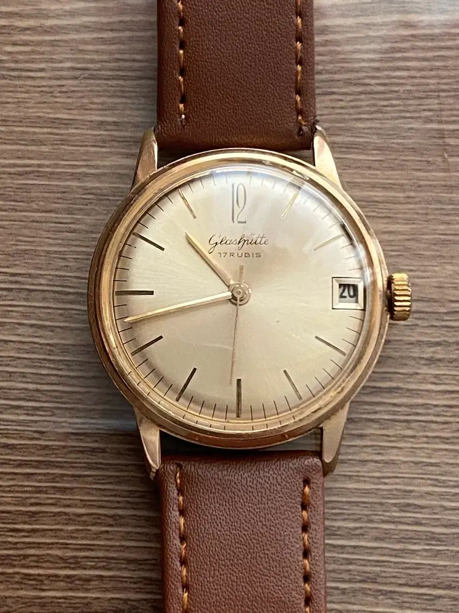 グラスヒュッテ(Glashutte) ヴィンテージ時計 手巻き時計 出品