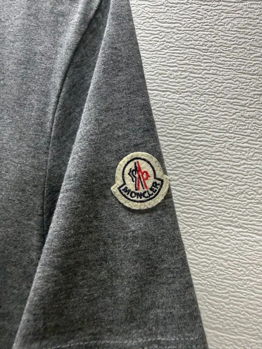 MONCLER(モンクレール) 半袖T グレー