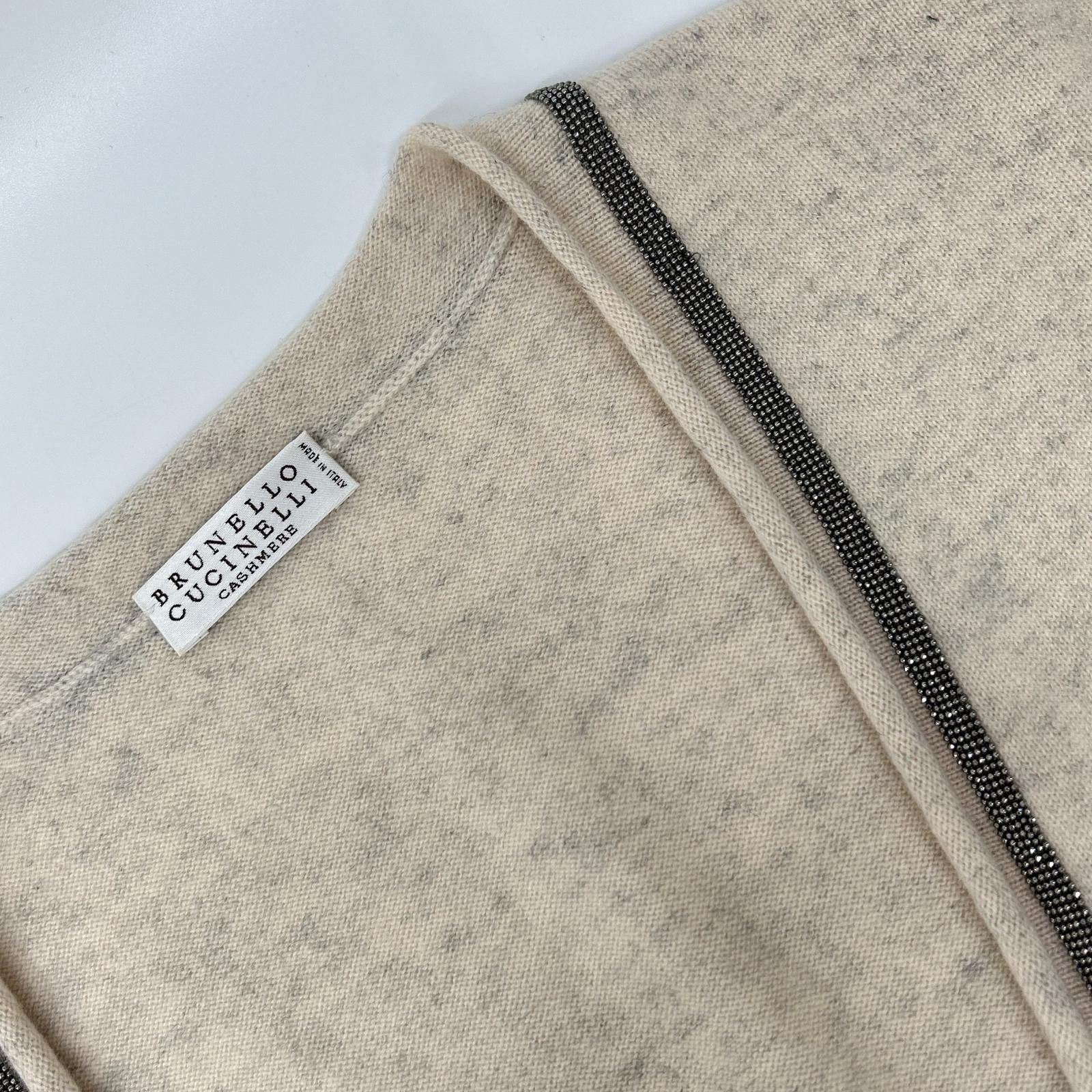 新品未使用☆ブルネロクチネリ BRUNELLO CUCINELLI モニーレ装飾 BRUNELLO CUCINELLI ブルネロクチネリ モニーレ装飾 Vネック カシミヤ