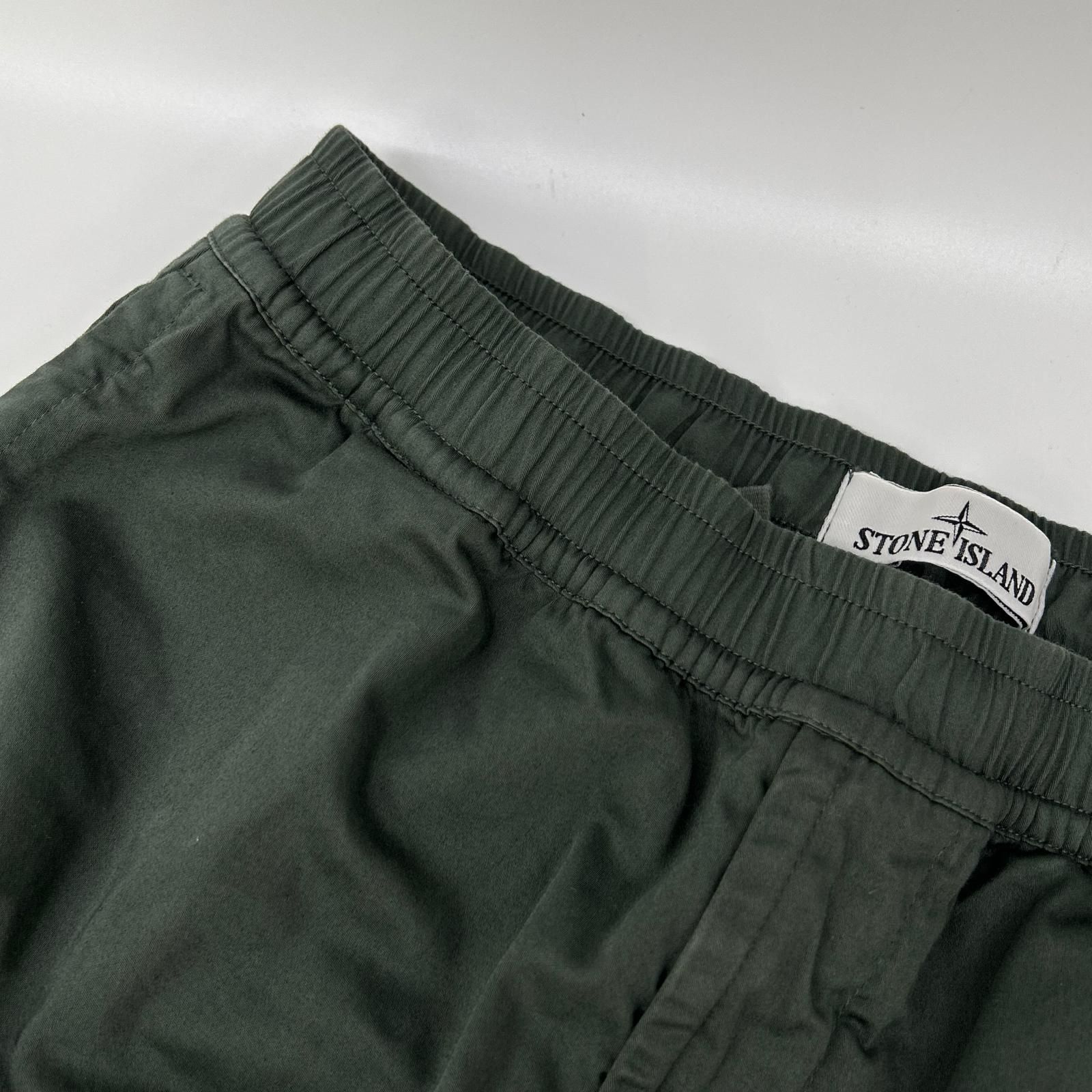 STONE ISLAND ストーンアイランド 8015L0312 カーキ ショートパンツ 30