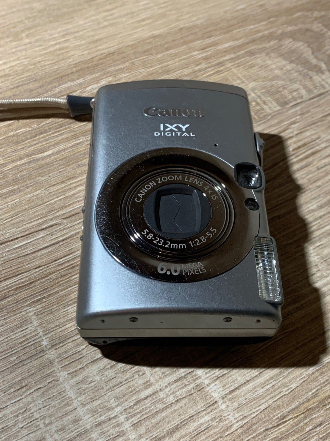 2334 Canon IXY DIGITAL 800 IS シルバー ジャンク品 デジカメ【コ