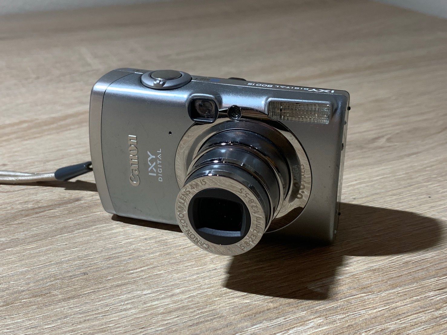2334 Canon IXY DIGITAL 800 IS シルバー ジャンク品 デジカメ【コ