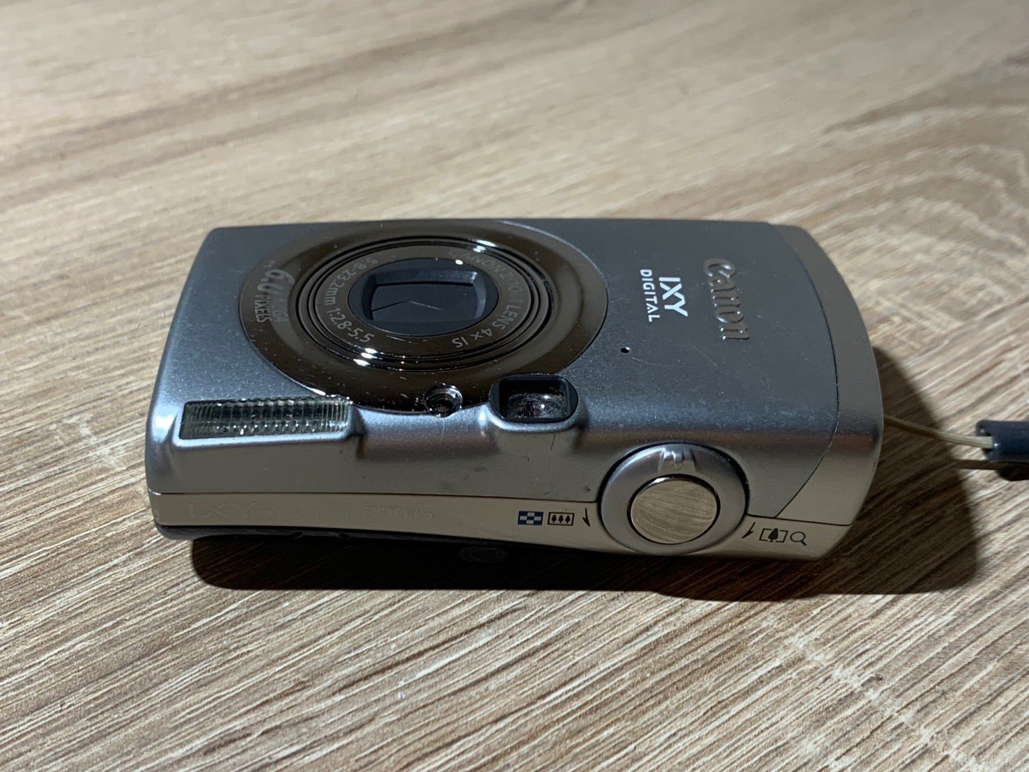 2334 Canon IXY DIGITAL 800 IS シルバー ジャンク品 デジカメ【コ
