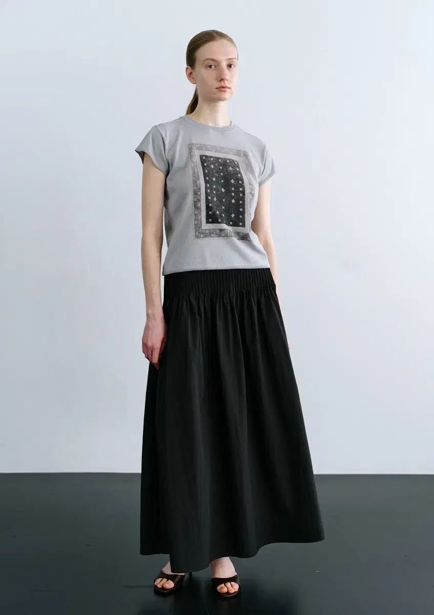 ムンダル Soleil Skirt in Charcoal スモールサイズ